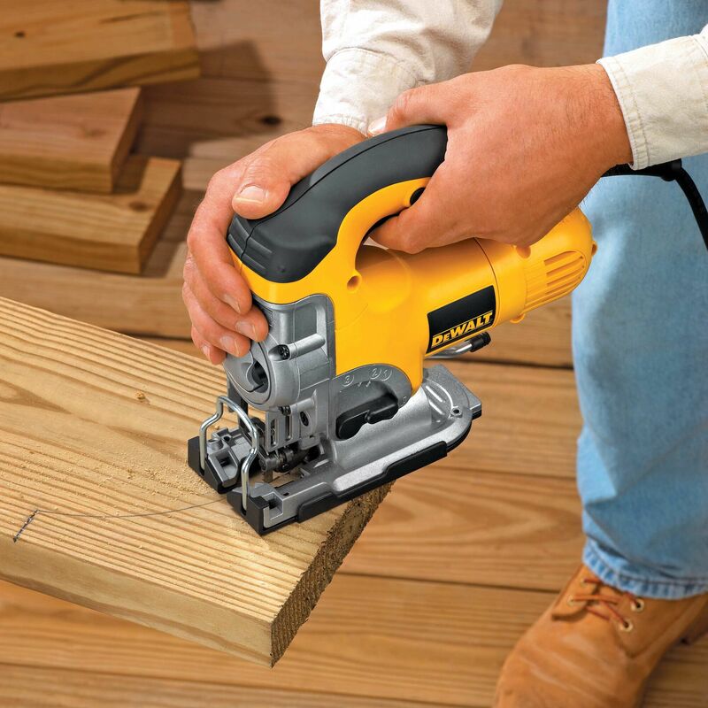 DEWALT Elektrická priamočiara píla s hornou rukoväťou, 701 W DW331K-QS