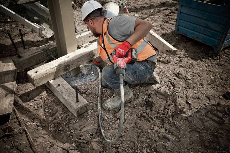 MILWAUKEE M18 FUEL™ Ihlový vibrátor na betón 2,4 m M18FCVN24-0
