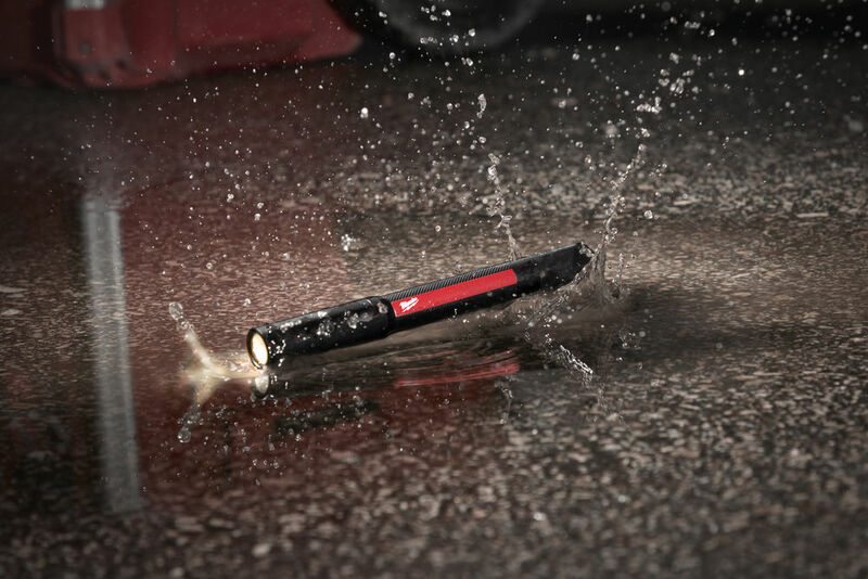 MILWAUKEE USB Perové svetlo 250 lumen IRPL250