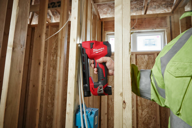MILWAUKEE M12™ Aku sponkovačka na káble M12BCST-0