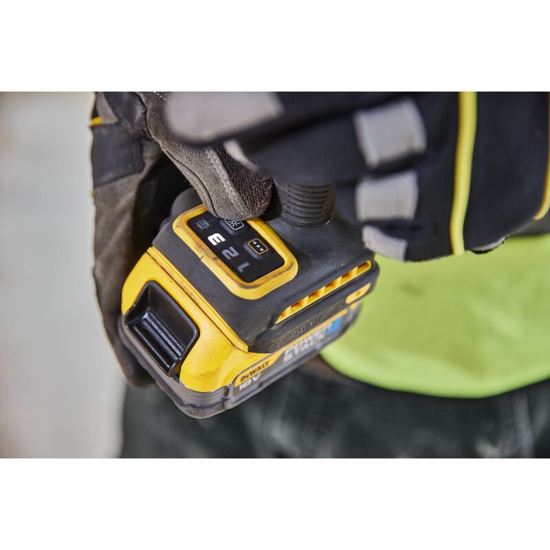 DEWALT 18V XR 1/4” Hex aku rázový uťahovák, bez aku DCF860NT-XJ