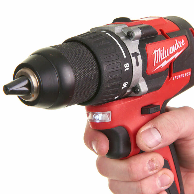 MILWAUKEE M18™ Aku vŕtačka s príklepom M18CBLPD-422C