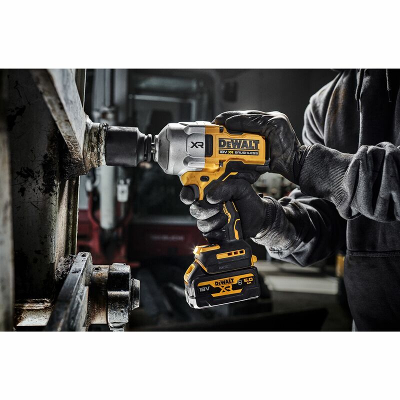DEWALT 18V XR 1/2” Aku rázový uťahovák s poistným krúžkom, 2x 5,0 Ah POWERSTACK™ DCF961H2T-QW