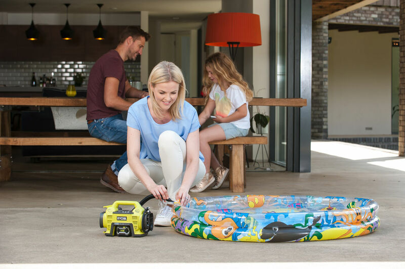 RYOBI 18V ONE+™ Aku kompaktný kompresor R18I-0