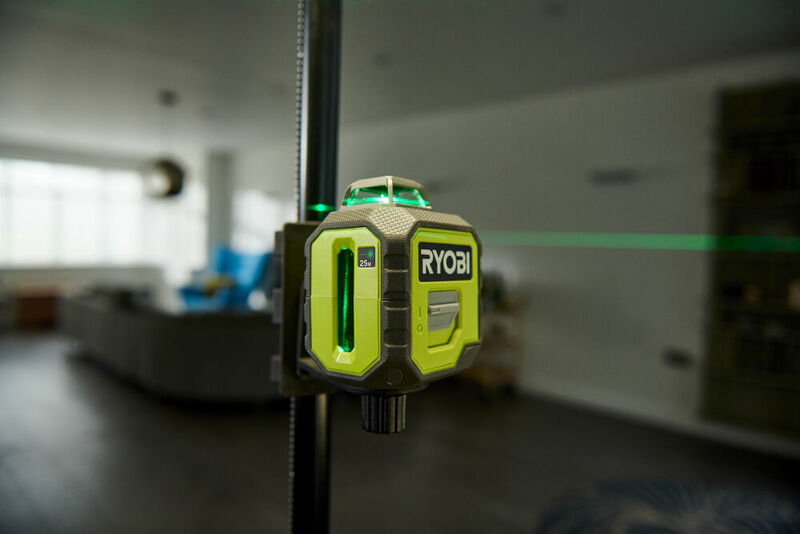 RYOBI Set krížový laser 360° s teleskopickým držiakom - zelený RB360GLL-K