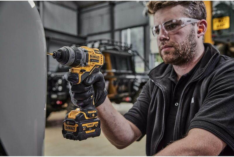 DEWALT 12V XR Aku vŕtačka bez príklepu s vymeniteľnými skľúčovadlami, 2x 3,0 Ah DCD703L2T-QW
