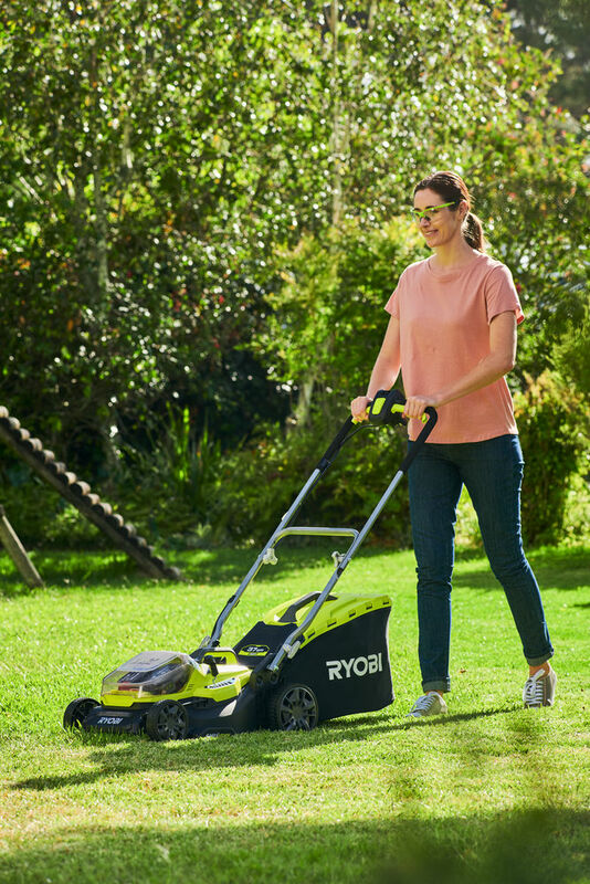 RYOBI 18V ONE+™ Akumulátorová záhradná kosačka 37 cm RY18LMH37A-250