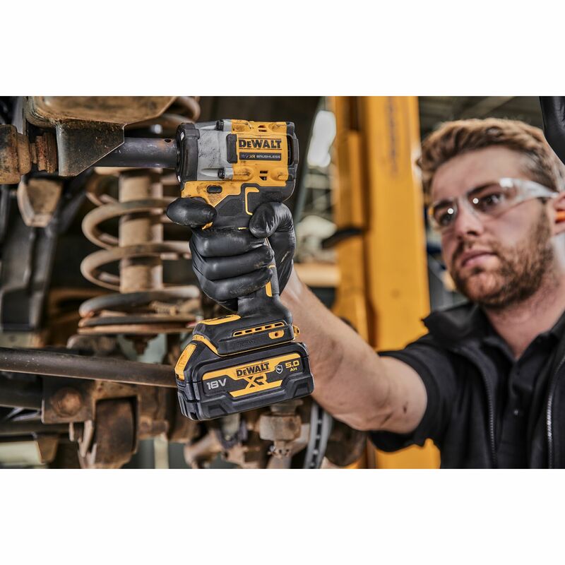 DEWALT 18V XR 1/2” Aku rázový uťahovák s poistným krúžkom, bez aku DCF921N-XJ