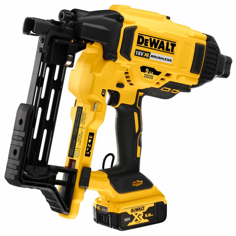 DEWALT 18V XR Aku sponkovačka na pripevňovanie drôtov a plotov, 2x 5,0 Ah DCFS950P2-QW