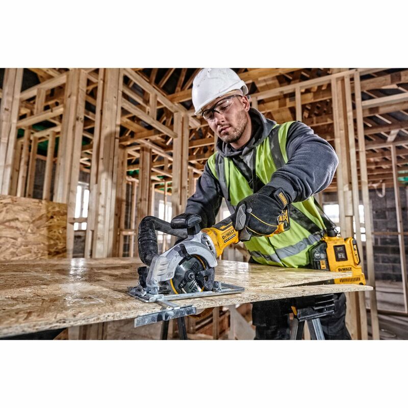 DEWALT 18V XR Aku kotúčová píla 115 mm, bez aku DCS571N-XJ