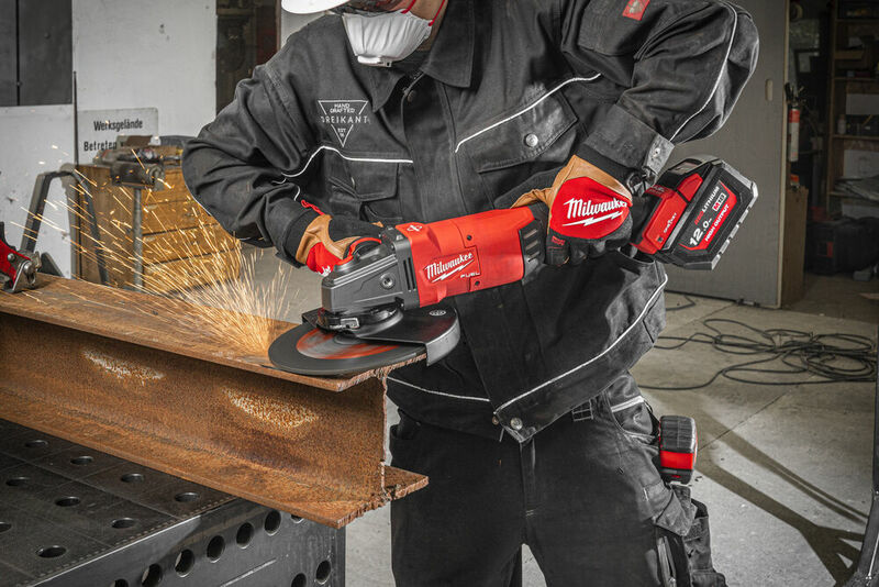 MILWAUKEE M18 FUEL™ ONE-KEY™ 230 mm veľká uhlová brúska M18ONEFLAG230XPDB-122C