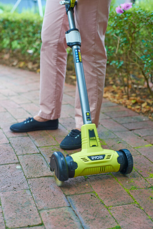 RYOBI 18V ONE+™ Teleskopický patio čistič na špáry RY18PCA-120