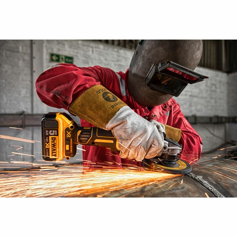 DEWALT 18V XR 125 mm aku uhlová brúska s posuvným spínačom, 2x 5,0 Ah DCG405P2-QW