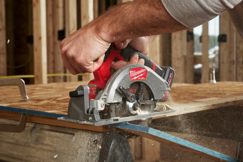 MILWAUKEE M12 FUEL™ Kompaktná okružná píla M12FCS442-0