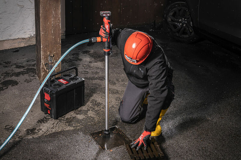 MILWAUKEE M12™ Tyčové vodné čerpadlo M12BSWP-601