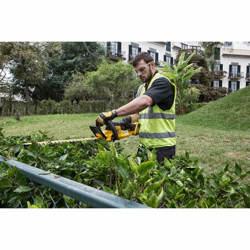 DEWALT 18V XR Aku plotostrih, 1x 5,0 Ah DCM563P1-QW