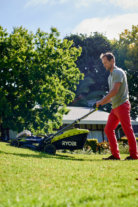 RYOBI 36V MAX POWER™ Akumulátorová záhradná kosačka 40 cm RLM36X41H50PG