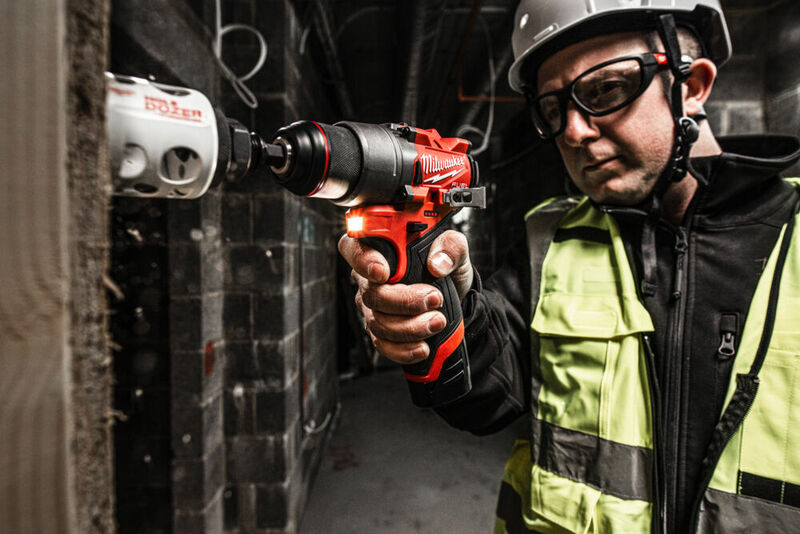 MILWAUKEE M12 FUEL™ Aku vŕtačka bez príklepu - kompaktná M12FDD2-202X