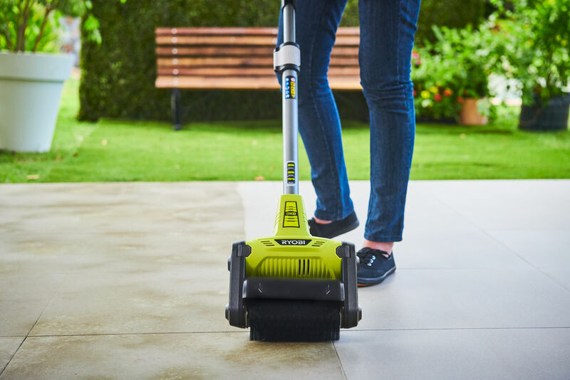 RYOBI 18V ONE+™ Teleskopický patio čistič na plochy RY18PCB-140