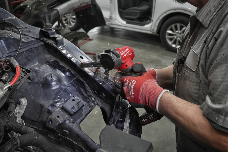 MILWAUKEE M12 FUEL™ Pásová pilníková brúska 10 mm M12FBFL10-402B