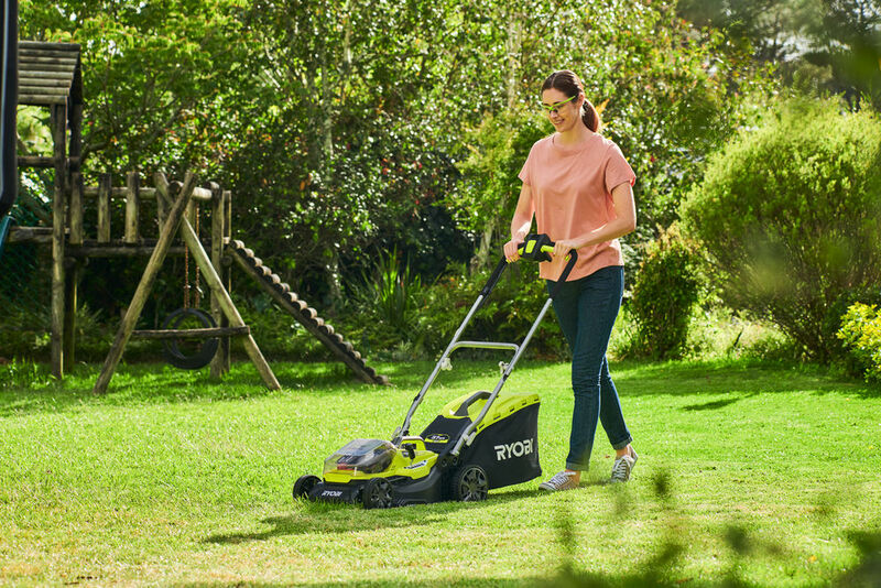 RYOBI 18V ONE+™ Akumulátorová záhradná kosačka 37 cm RY18LM37A-140