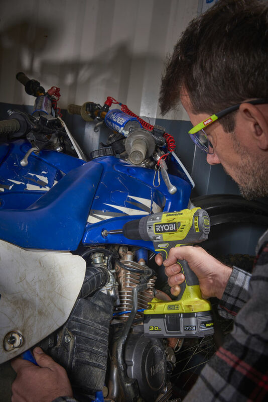 RYOBI 18V ONE+™ Aku vŕtačka s príklepom R18PD5-220S