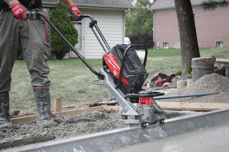 MILWAUKEE MX FUEL™ Sťahovacia vibračná lišta MXF PSC-0