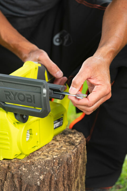 RYOBI 18V ONE+™ Reťazová píla 20 cm RY18CS20A-125