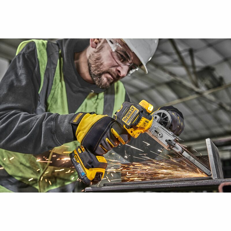 DEWALT 18V XR Aku pilníková brúska, 2x 1,7 Ah POWERSTACK™ DCM200E2T-QW