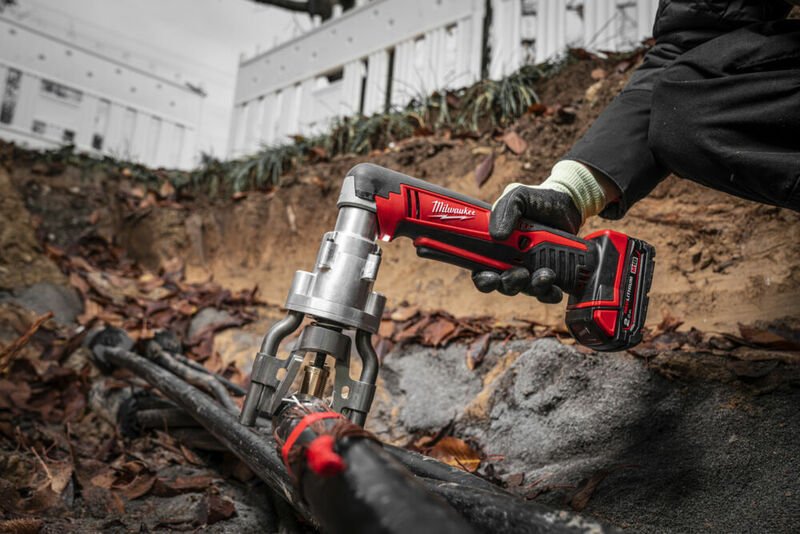 MILWAUKEE M18™ Náradie na strižné skrutky M18BSBT-202X