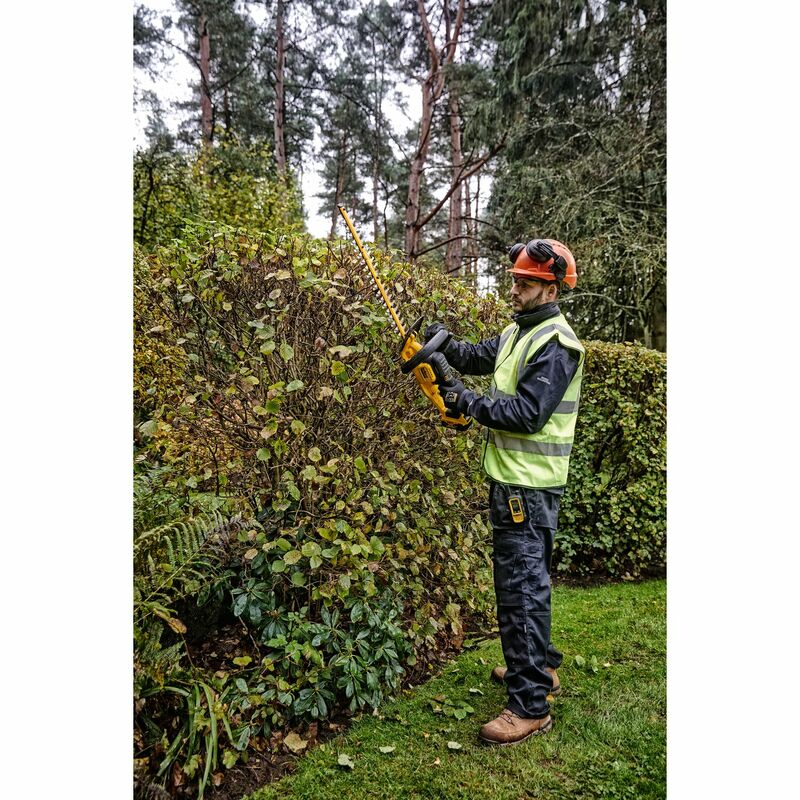 DEWALT 18V XR Aku plotostrih 55 cm, 1x 5,0 Ah DCMHT563P1-QW