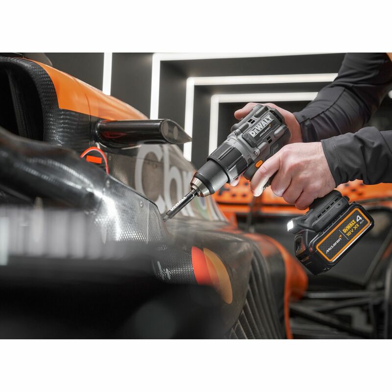 DEWALT | McLaren 18V XR Aku vŕtačka s príklepom, 1x 4,0 Ah DCD85MM1T-QW