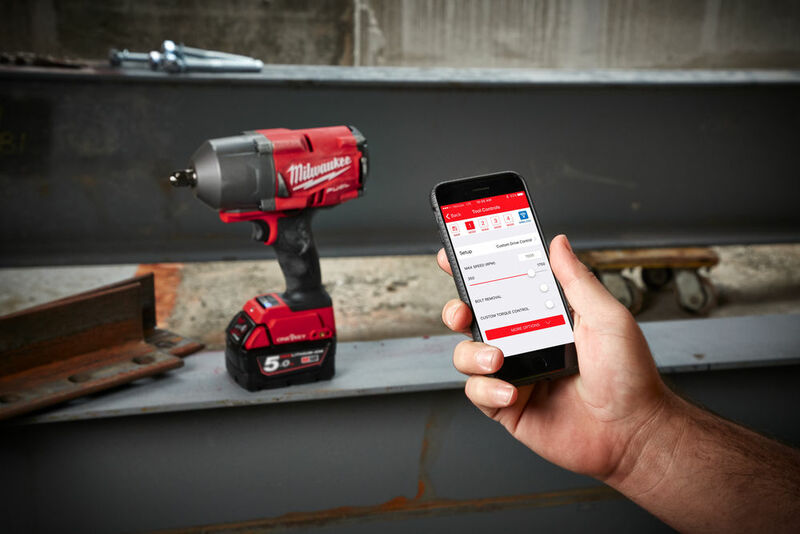 MILWAUKEE M18 FUEL™ ONE-KEY™ 1/2” Aku rázový uťahovák s poistným krúžkom M18ONEFHIWF12-0