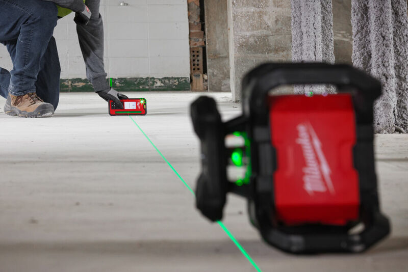 MILWAUKEE M18™ Rotačný laser 300 m, zelený M18RLOHVG300-501C