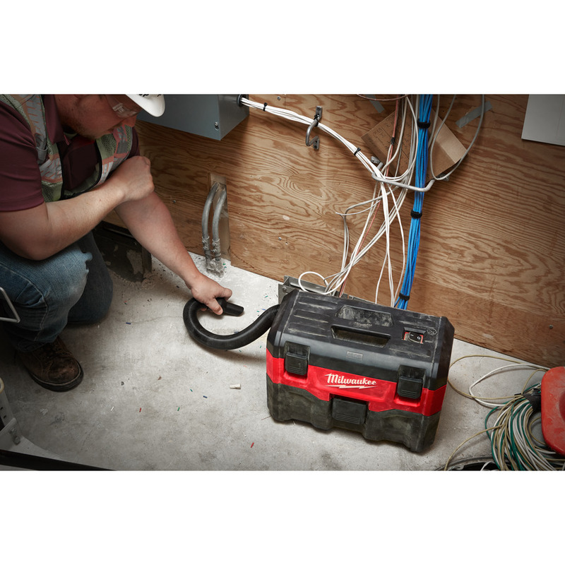 MILWAUKEE M18™ Vysávač na mokré / suché vysávanie M18VC-2