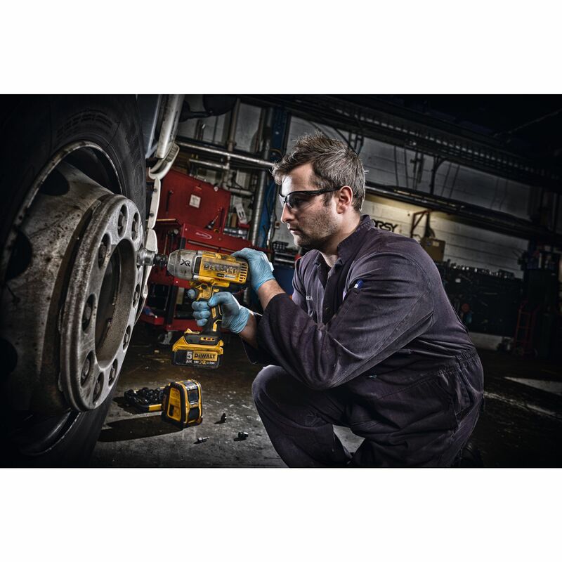 DEWALT 18V XR 1/2” Aku rázový uťahovák s poistným krúžkom, bez aku DCF899N-XJ