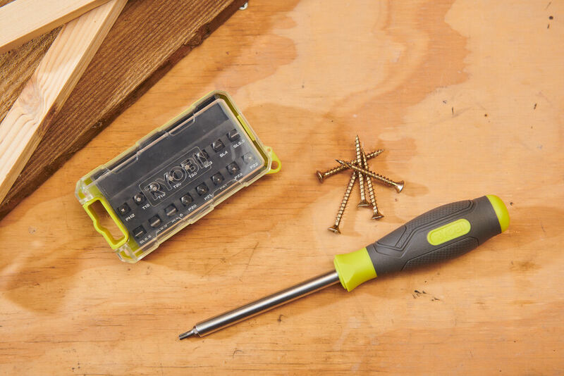 RYOBI Skrutkovač MULTI a sada bitov - 17 ks RSD17PCS