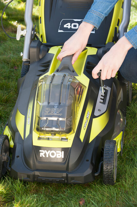 RYOBI 36V MAX POWER™ Akumulátorová záhradná kosačka 40 cm RLM36X41H60PG
