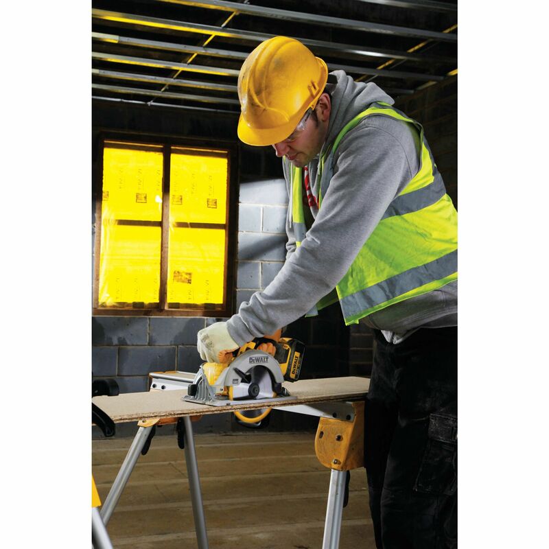 DEWALT 18V XR Aku kotúčová píla 165 x 20, bez aku DCS391N-XJ
