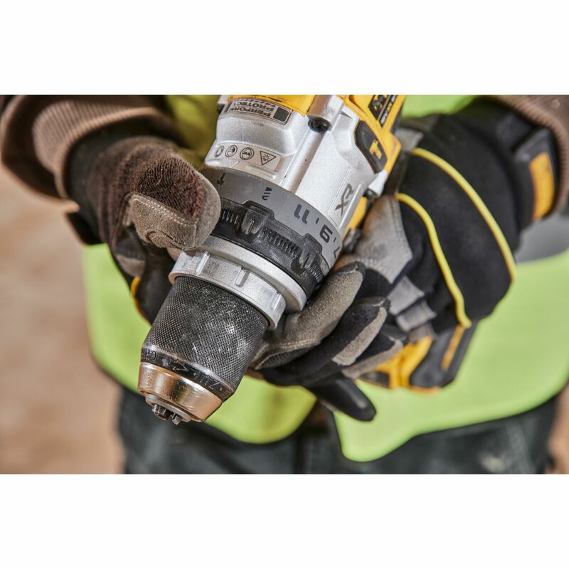 DEWALT 18V XR Aku vŕtačka s príklepom, 2x 5,0 Ah POWERSTACK™ DCD1007H2T-QW