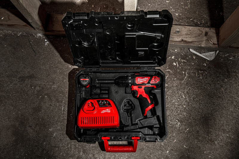 MILWAUKEE M12™ Aku vŕtačka bez príklepu - kompaktná M12BDD-201C