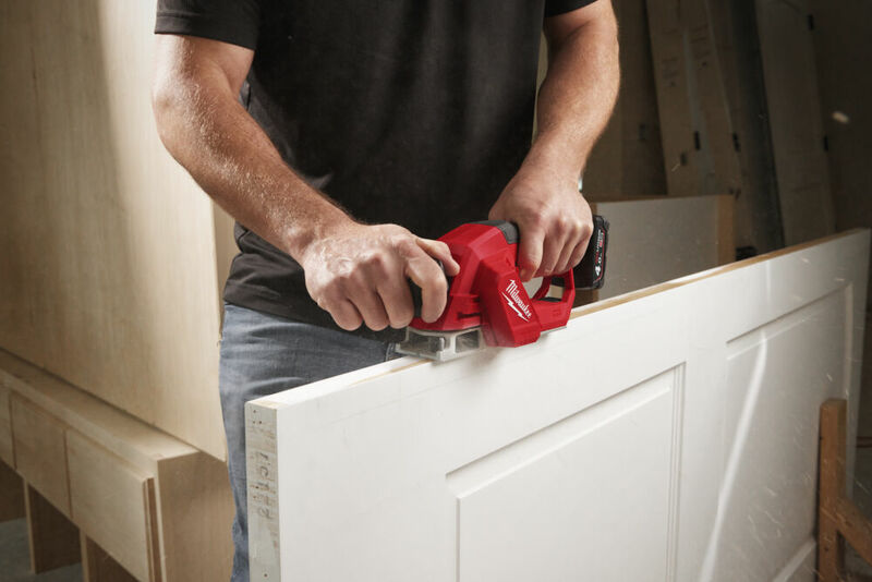 MILWAUKEE M12™ Aku hoblík M12BLP-402X