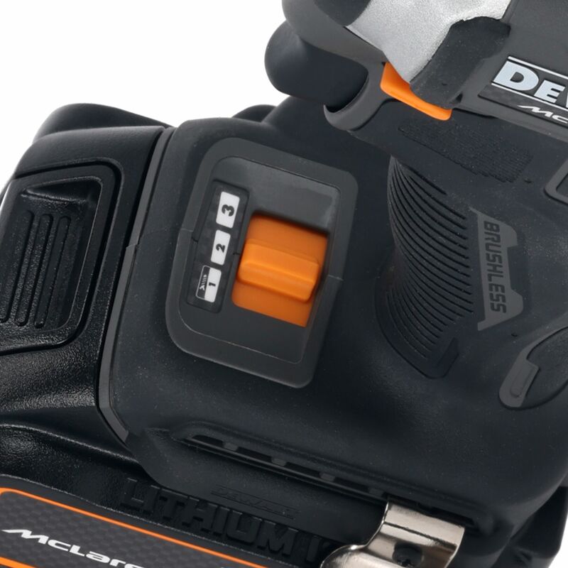 DEWALT | McLaren 18V XR 1/4” Hex aku rázový uťahovák, 2x 4,0 Ah DCF85MM2T-QW