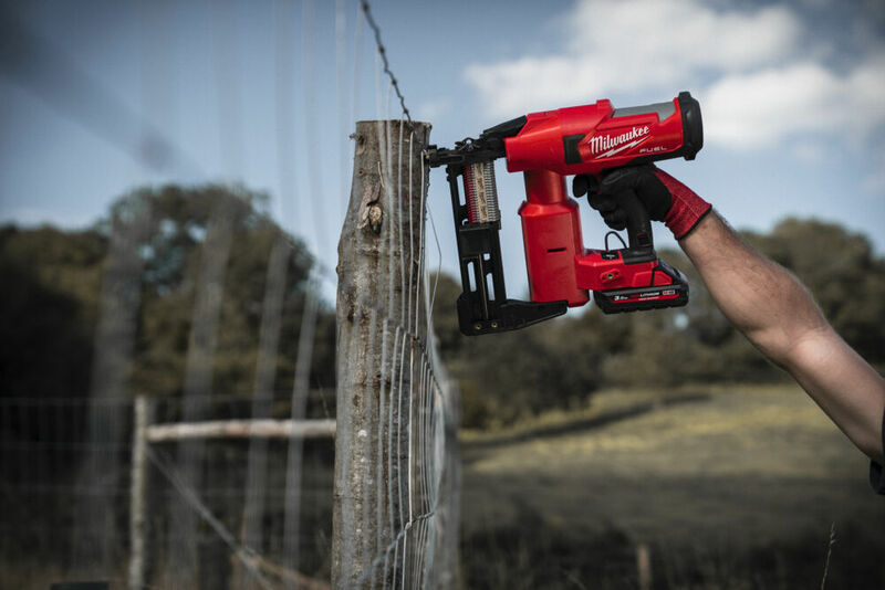 MILWAUKEE M18 FUEL™ Aku sponkovačka na pletivo M18FFUS-0C