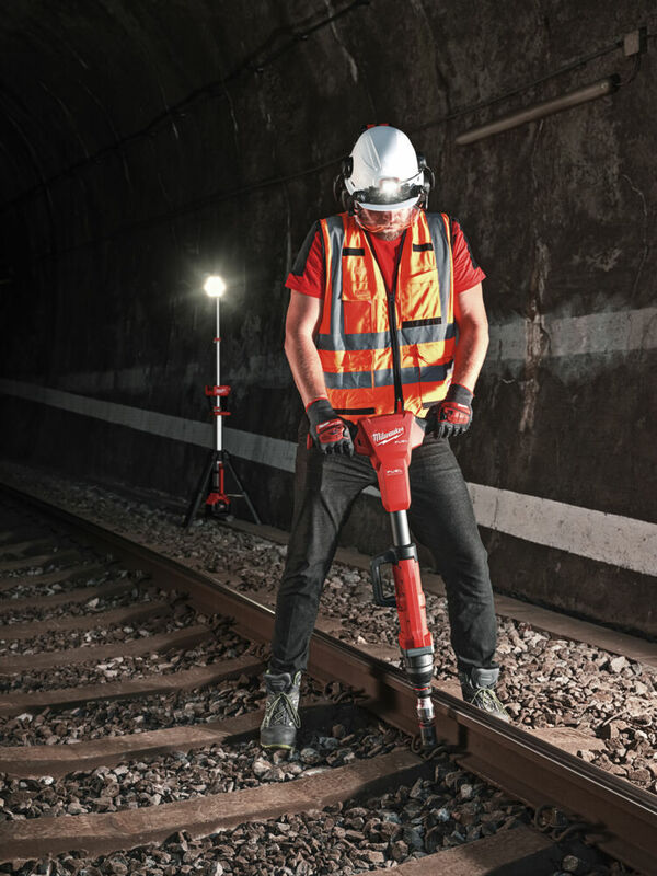 MILWAUKEE M18 FUEL™ 1” Železničný aku rázový uťahovák s poistným krúžkom M18FHIWF1R-0C