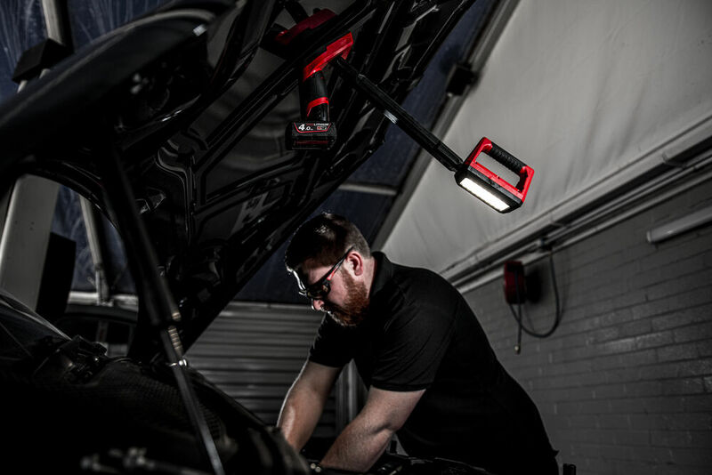 MILWAUKEE M12™ Podvozkové svetlo M12UCL-0