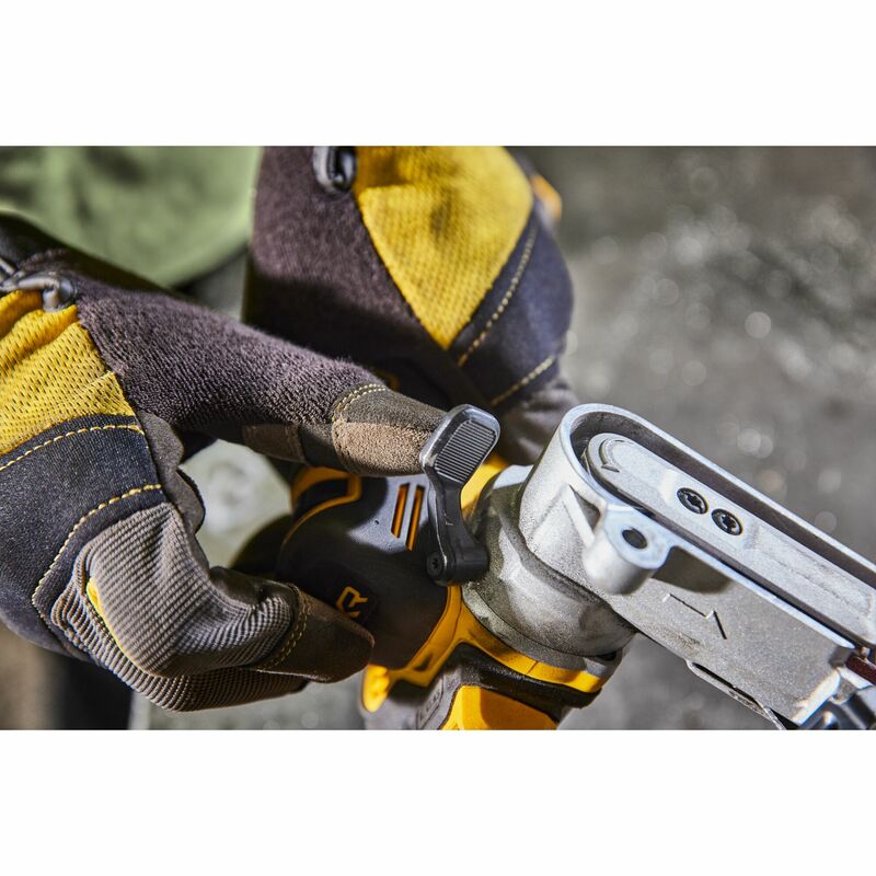 DEWALT 18V XR Aku pilníková brúska, bez aku DCM200NT-XJ