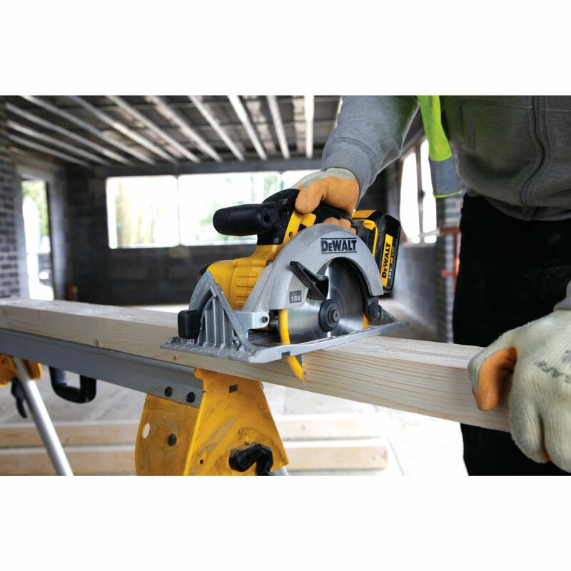 DEWALT 18V XR Aku kotúčová píla 165 x 20, bez aku DCS391N-XJ