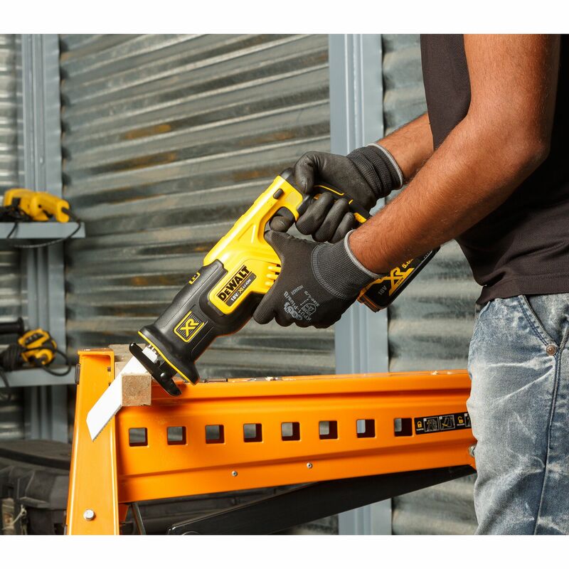 DEWALT 18V XR Aku chvostová píla, 2x 5,0 Ah DCS367P2-QW
