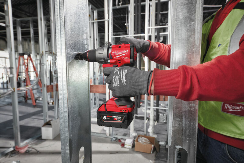 MILWAUKEE M18 FUEL™ Aku vŕtačka bez príklepu 4.GEN M18FDD3-402C